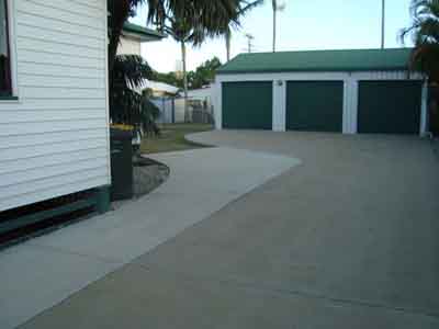 Apressure cleaning house and driveway